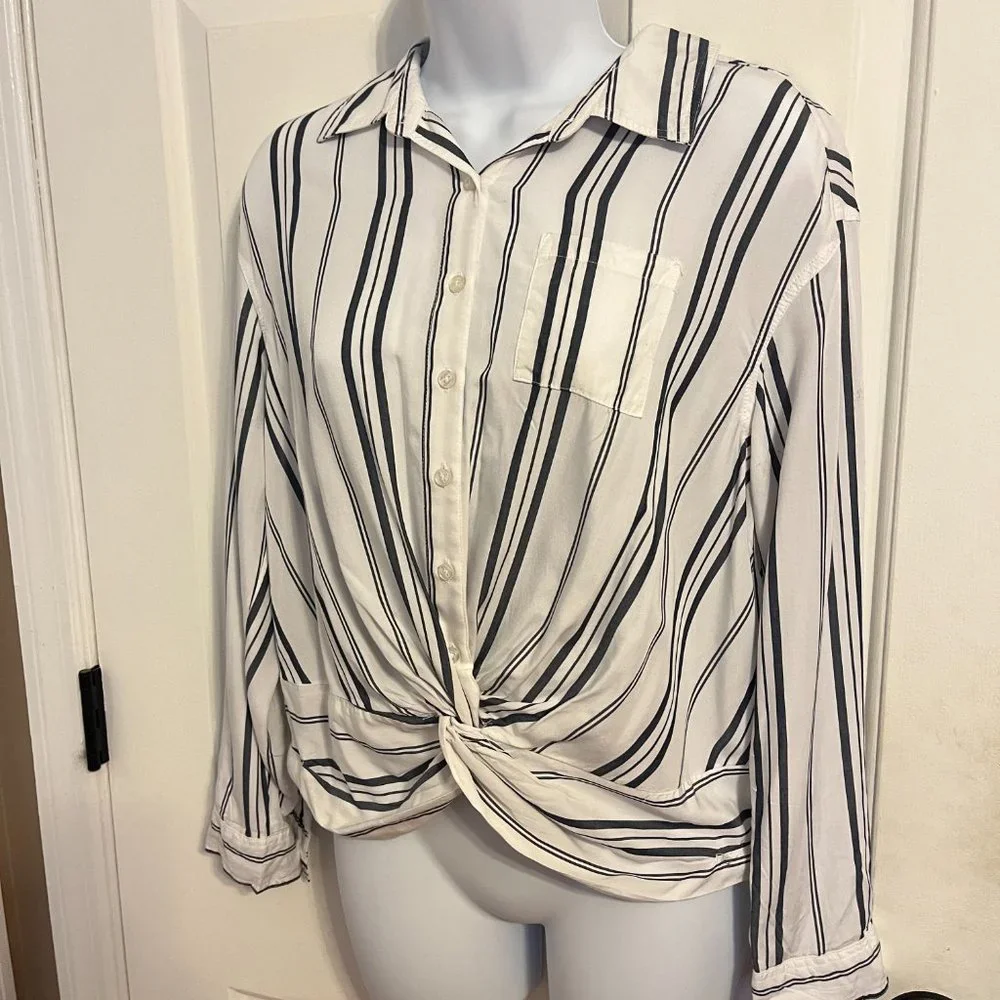 NWOT Justice long sleeve button up blouse 14/16